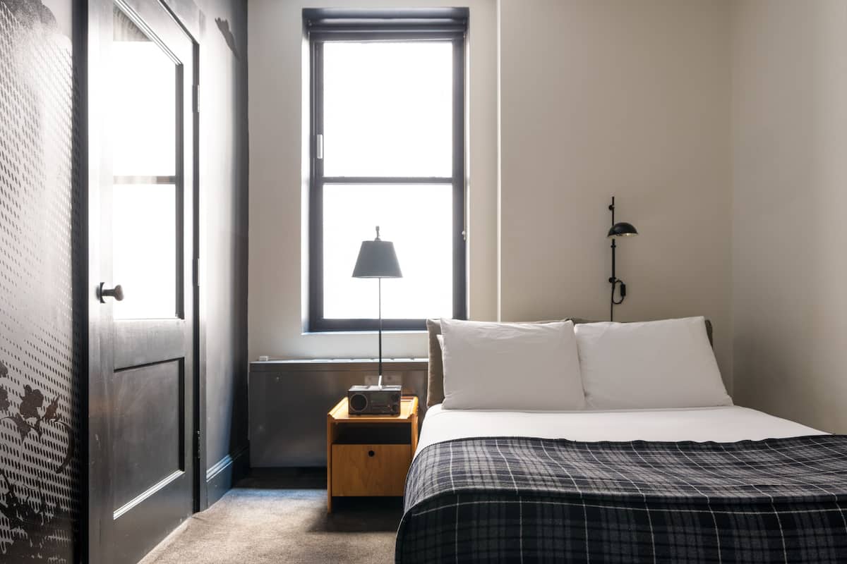 1 soverom, sengetøy av topp kvalitet, dundyner og minibar