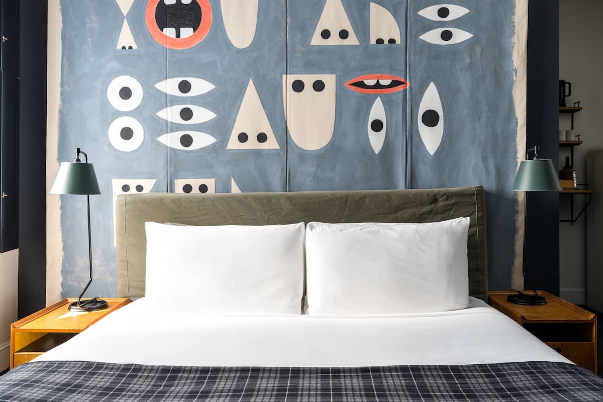 1 chambre, literie de qualité, couette en duvet, minibar