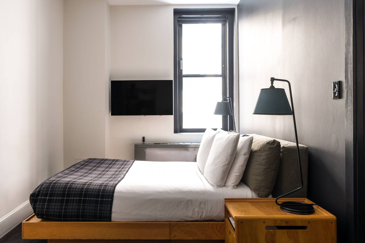 1 soverom, sengetøy av topp kvalitet, dundyner og minibar