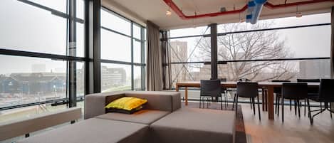 Studio (Urban Loft) | Living area
