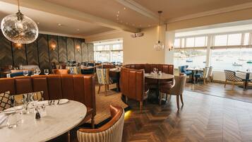 2 restaurants; breakfast, lunch, dinner and brunch served