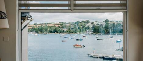 2 restaurants servant le petit déjeuner, spécialités Cuisine anglaise