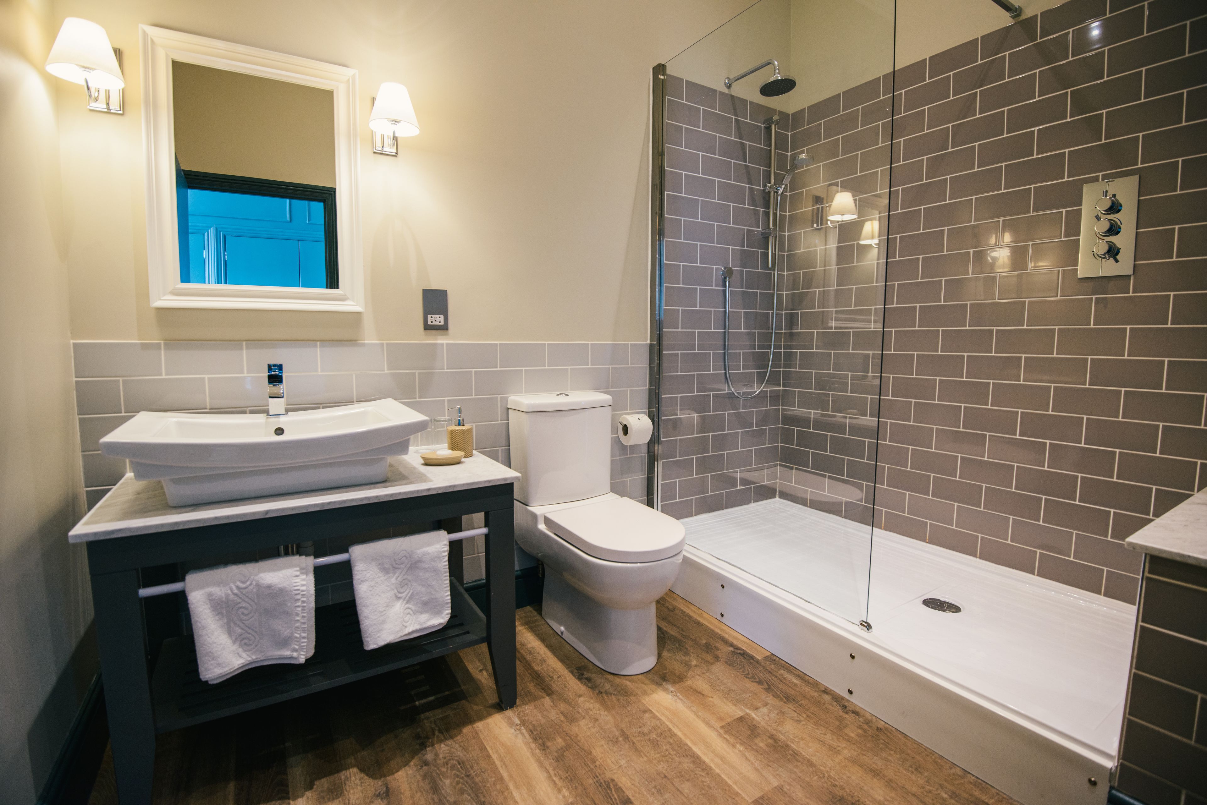 luxury suite, 1 king bed, balcony, harbour view | bathroom | free toiletries, hair dryer, bathrobes, towels