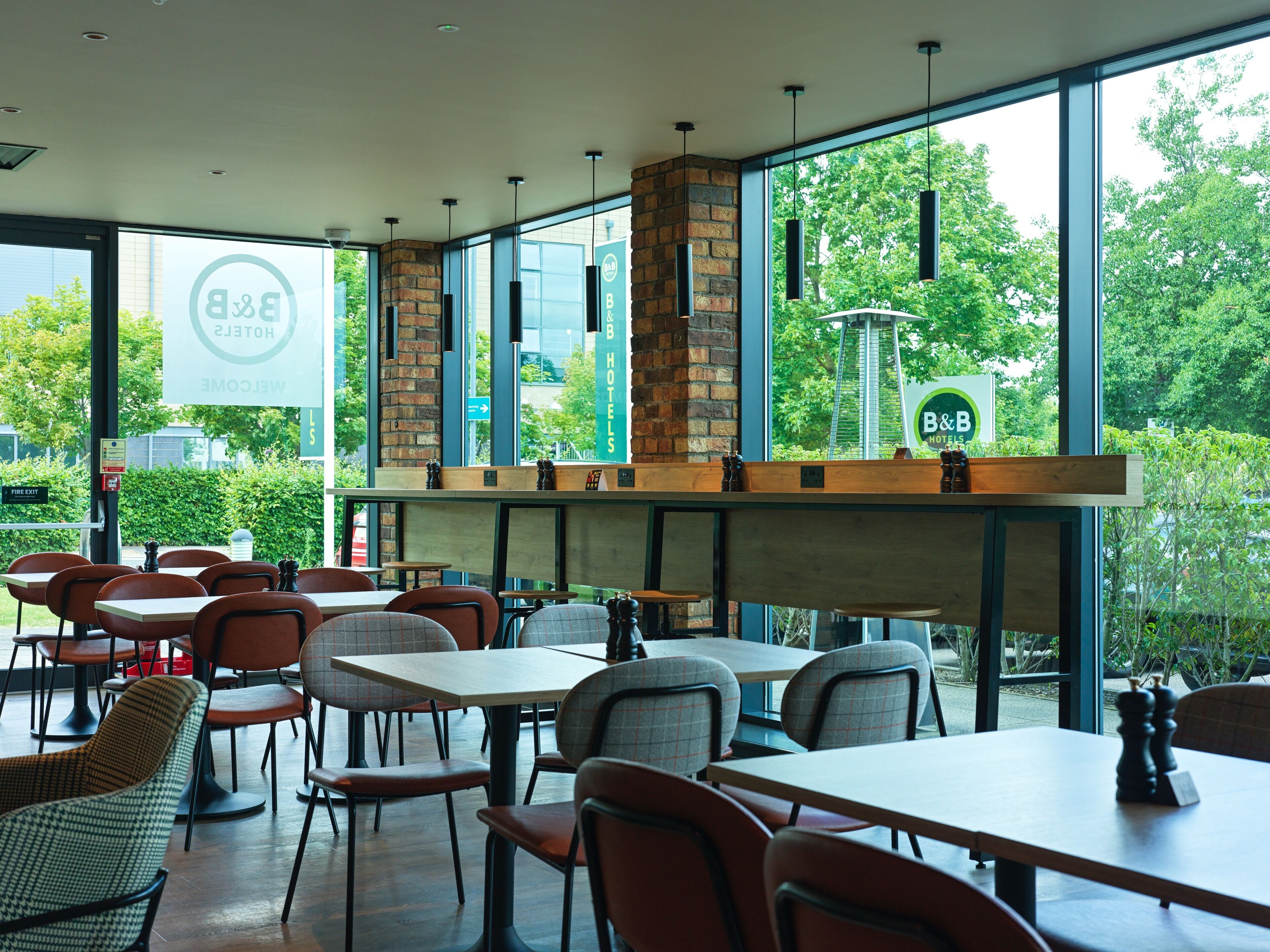 Breakfast, lunch, dinner served; vegetarian cuisine 