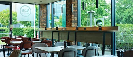 Breakfast, lunch, dinner served; vegetarian cuisine