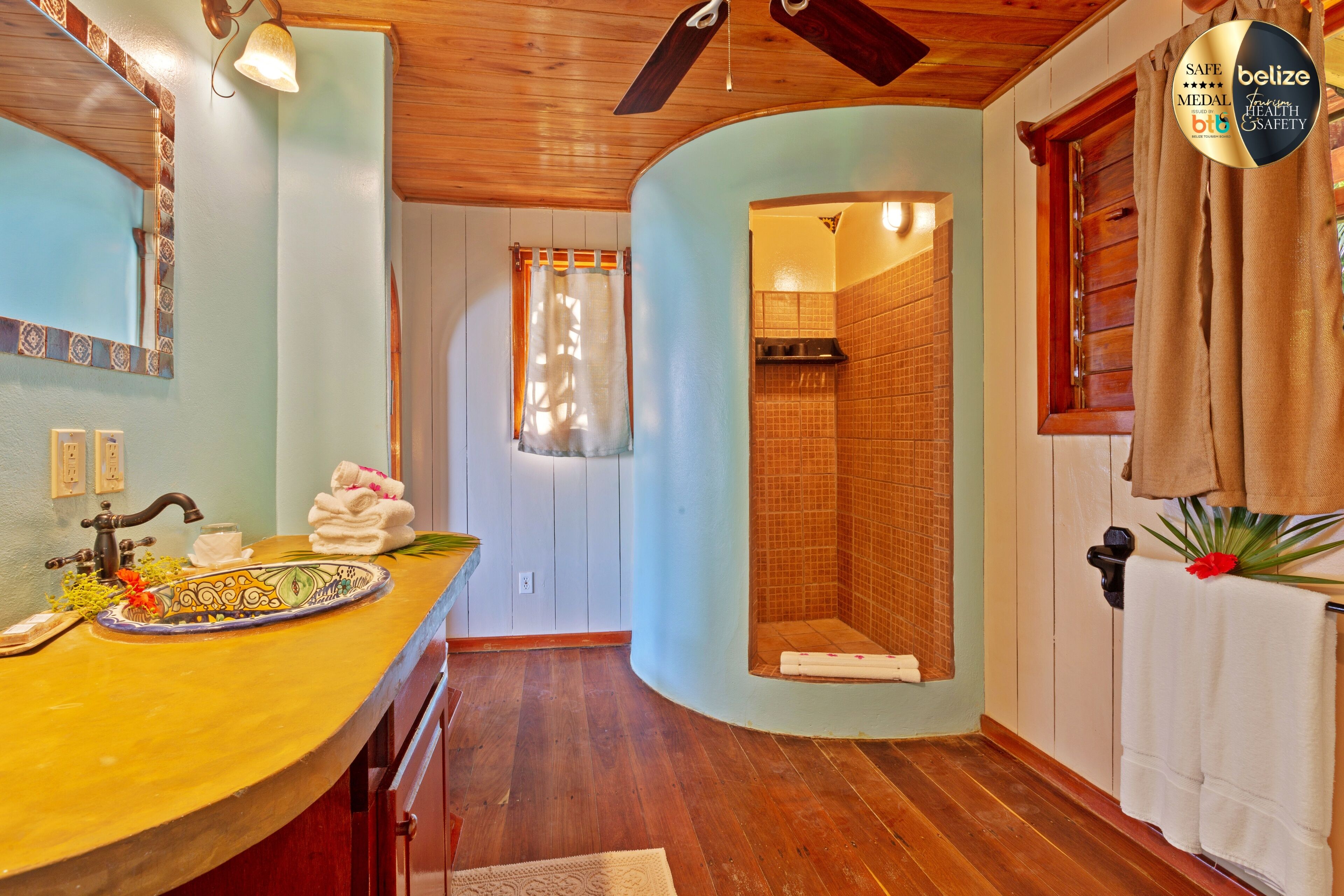 standard, beachfront (beachfront room) | bathroom | shower, free toiletries, hair dryer, towels