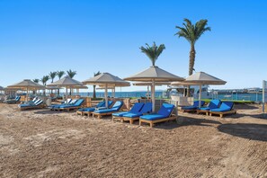 Beach nearby - Pickalbatros Aqua Vista Resort - Hurghada (Hurghada)