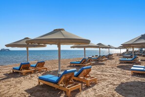 Beach nearby - Pickalbatros Aqua Vista Resort - Hurghada (Hurghada)