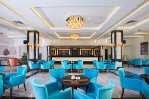 6 bares y bar junto a la piscina