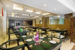 Frokost, lunsj og middag serveres