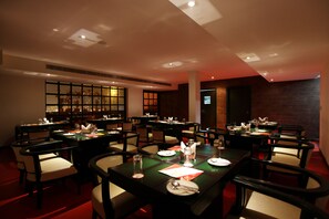 Breakfast, lunch, dinner and brunch served - Hotel Waves (New Delhi)
