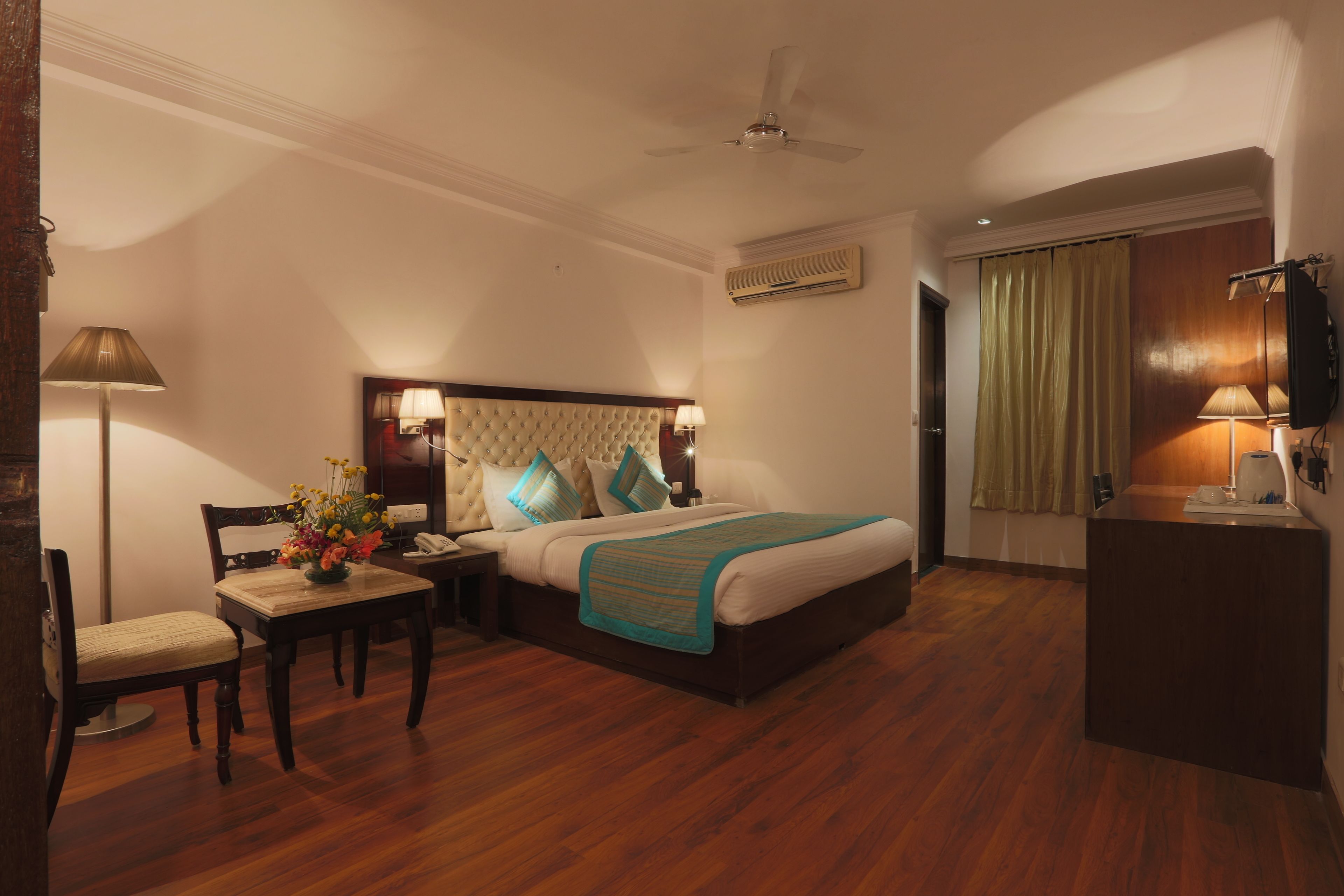 2 bilik tidur, peralatan tempat tidur premium, bar mini 