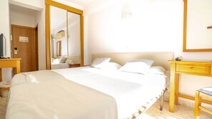 Standard Double Room, Balcony - Hotel Houm Nets - Adults Only (Palma de Mallorca)