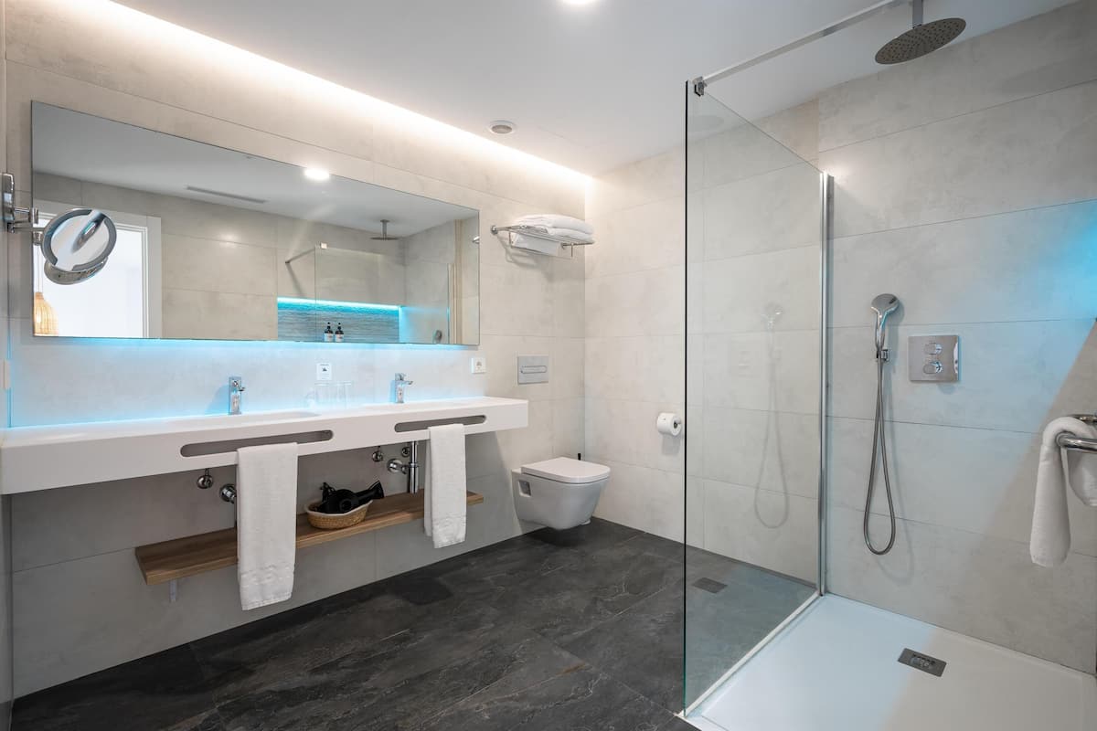 1 bedroom, in-room safe, soundproofing, free wifi