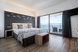 Quarto superior, terraço, vista para o mar (2 Adults) | 1 quarto, cofres nos quartos, quartos à prova de som, Wi-Fi de cortesia