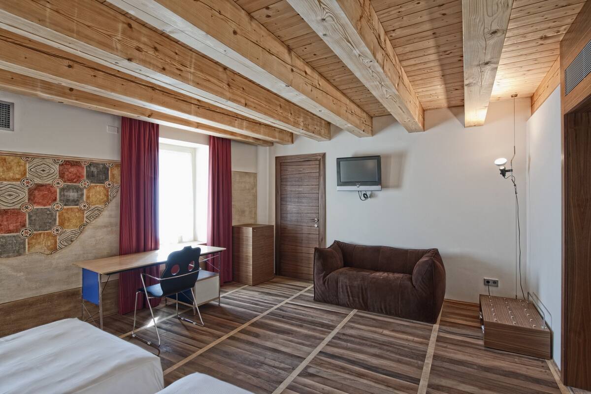 junior suite triple | 1 bedroom, hypo-allergenic bedding, down duvets, minibar