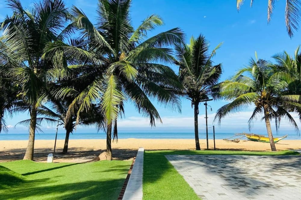 Golden Star Beach Hotel