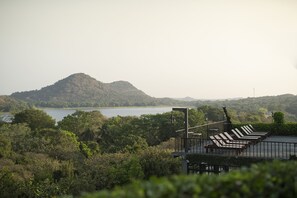 Lake view - Giritale Hotel (Giritale)