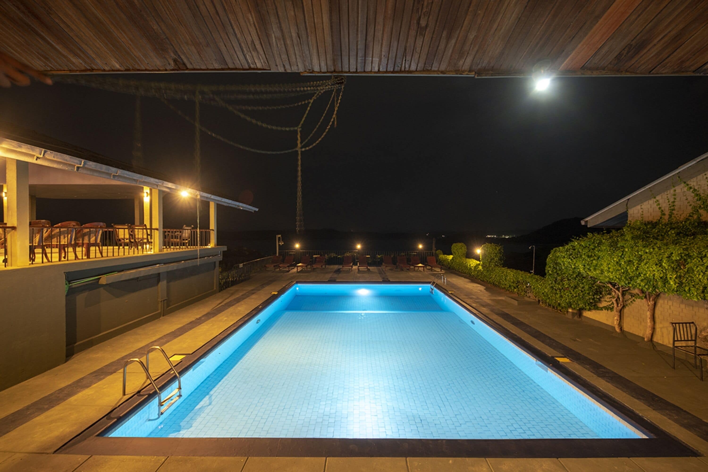 屋外プール、サンラウンジャー