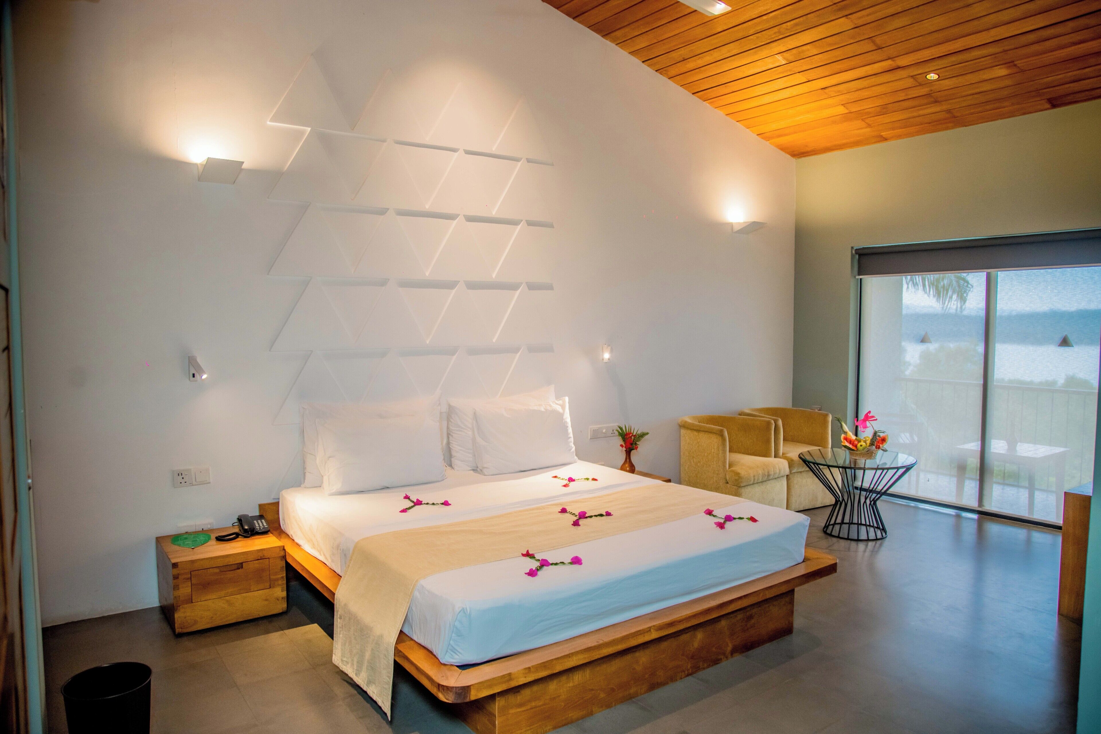 Deluxe Double or Twin Room With Lake View | Premium bedding, minibar, desk, laptop workspace