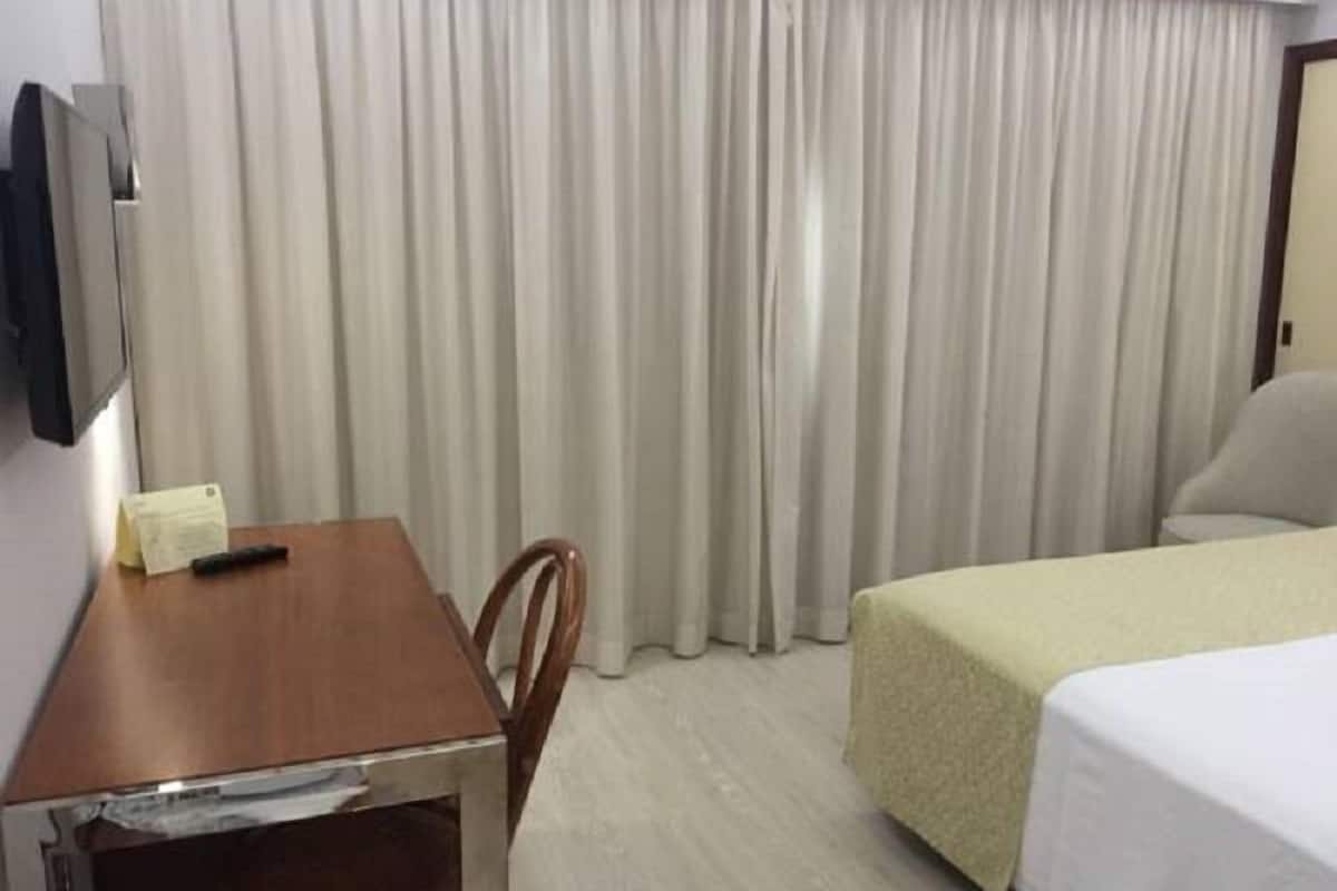 Basic Double Room without balcony | Minibar, cassaforte in camera, Wi-Fi gratuito, lenzuola