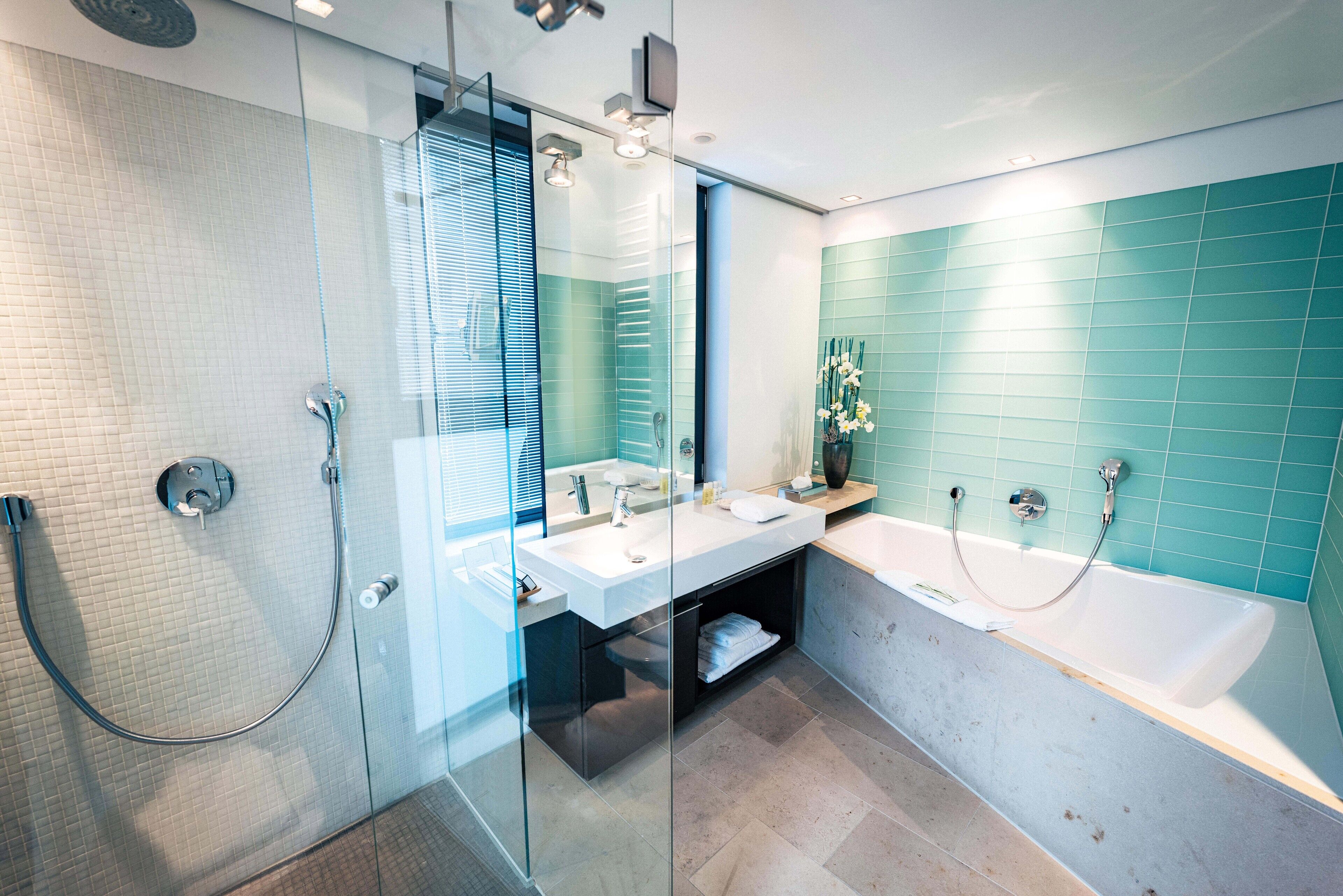 deluxe suite, 1 bedroom, annex building | bathroom | hair dryer, heated floors, towels, soap