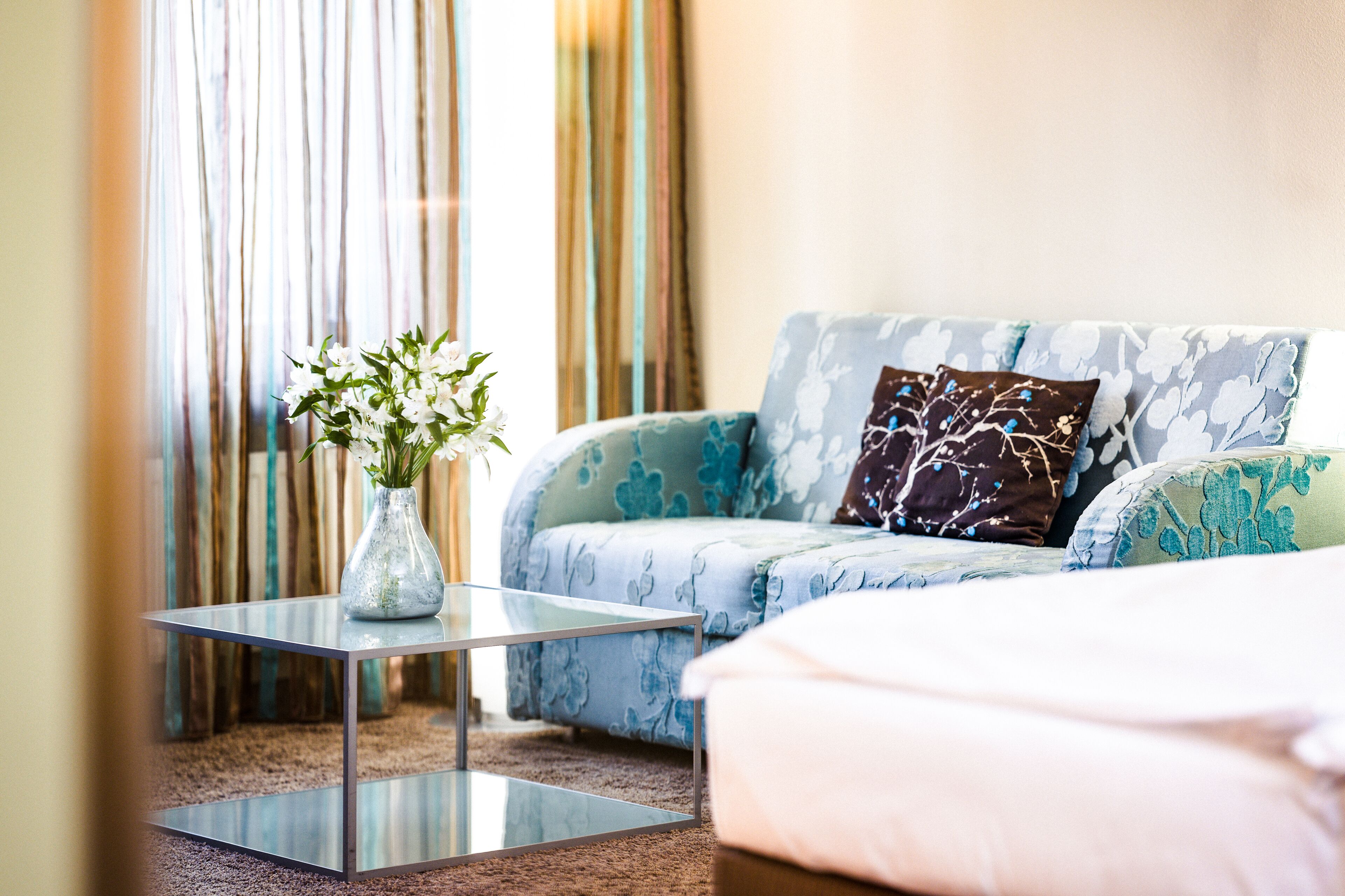 junior suite, 1 bedroom | 1 bedroom, hypo-allergenic bedding, minibar, in-room safe