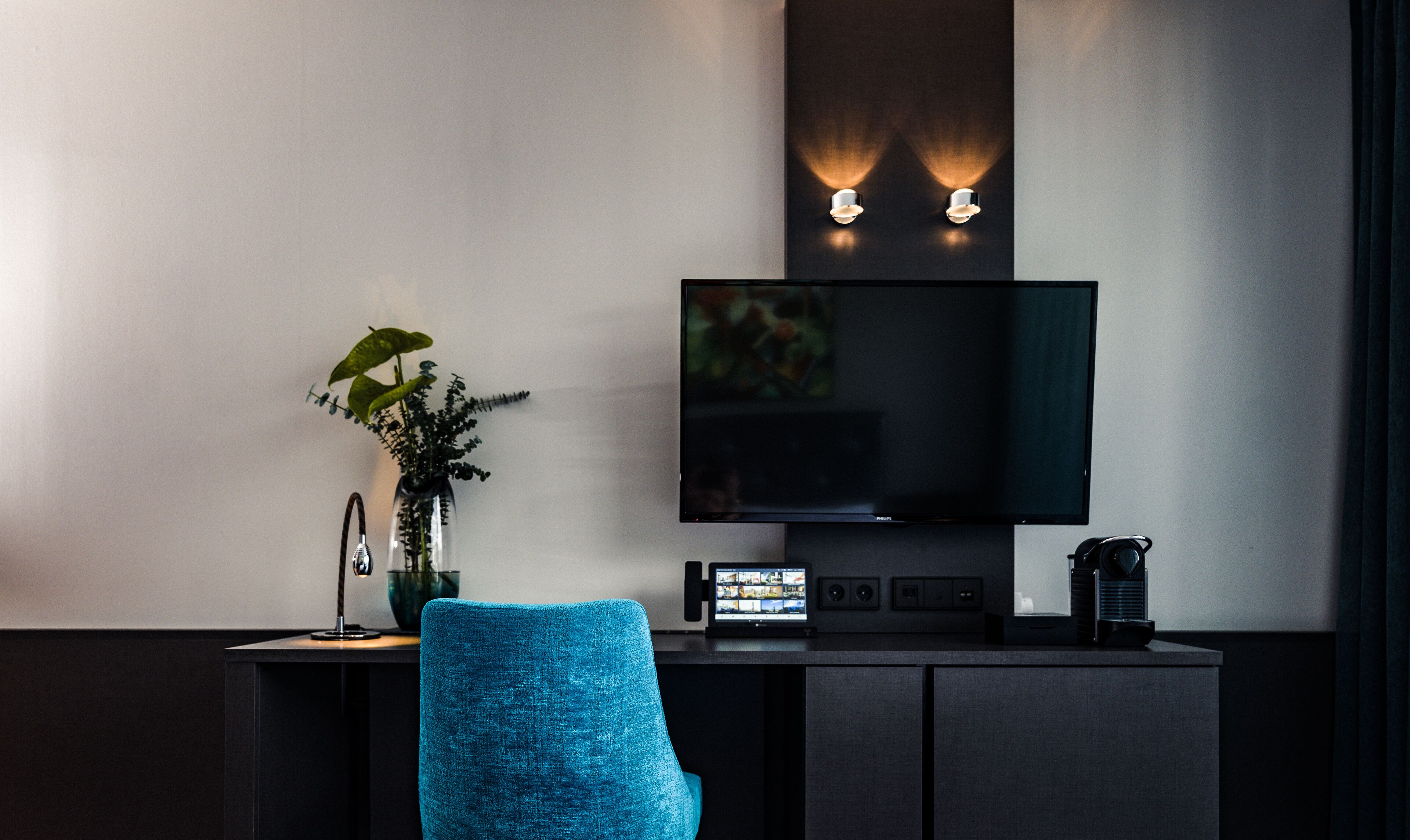 deluxe double room, 1 bedroom | 1 bedroom, hypo-allergenic bedding, minibar, in-room safe