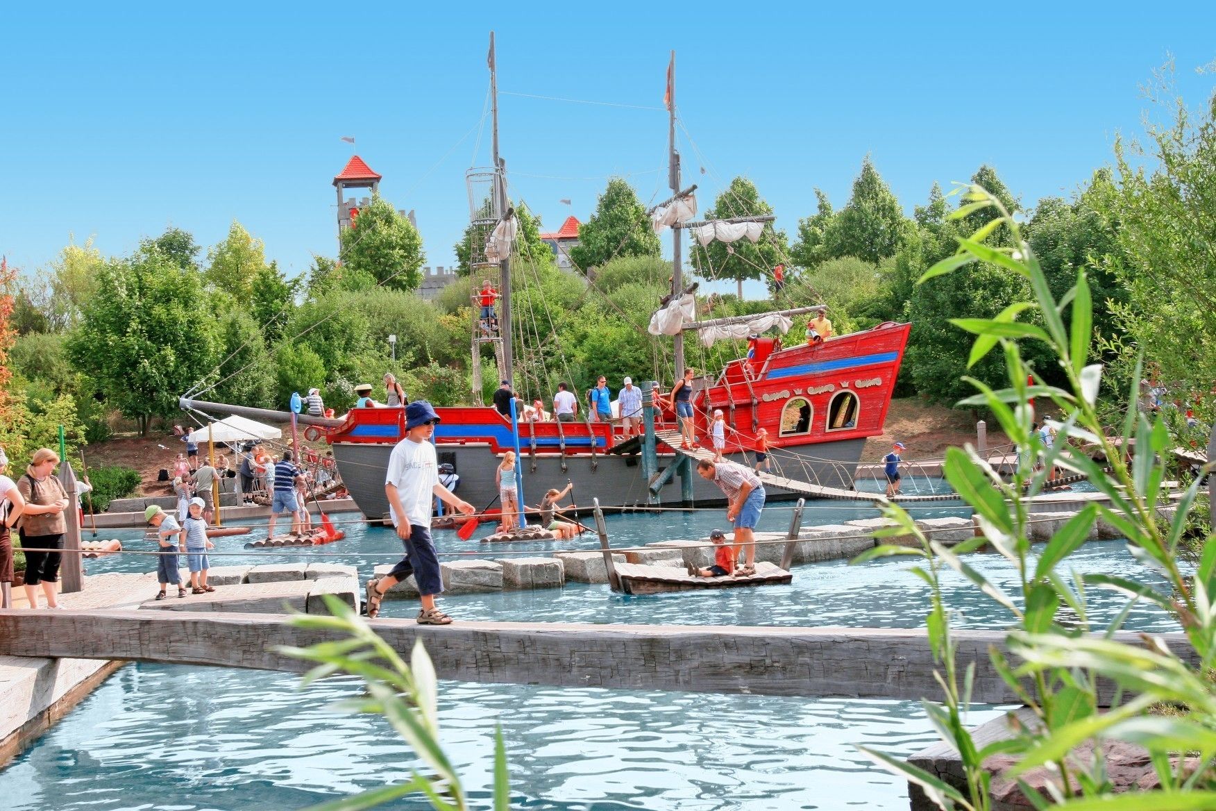 quadruple room | property entrance