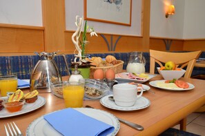Desayuno continental incluido todos los días