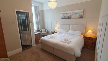 Premier Double or Twin Room | Desk, laptop workspace, WiFi, bed sheets