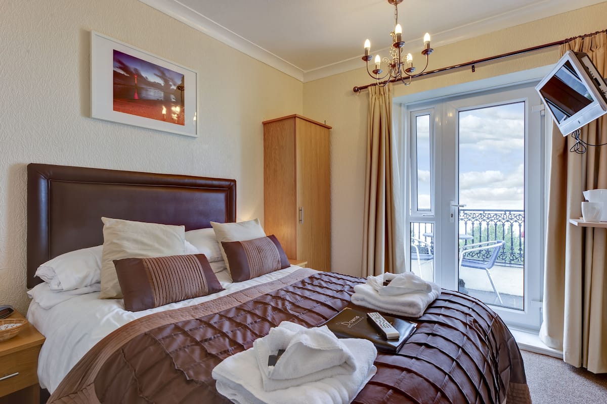 Double Room, Balcony, Sea View (Compact Double Room, 2nd Floor)