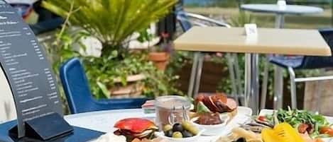 Breakfast and dinner served, British cuisine