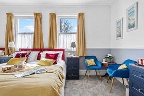 Habitación triple | Muebles diferentes, tabla de planchar con plancha y wifi gratis 