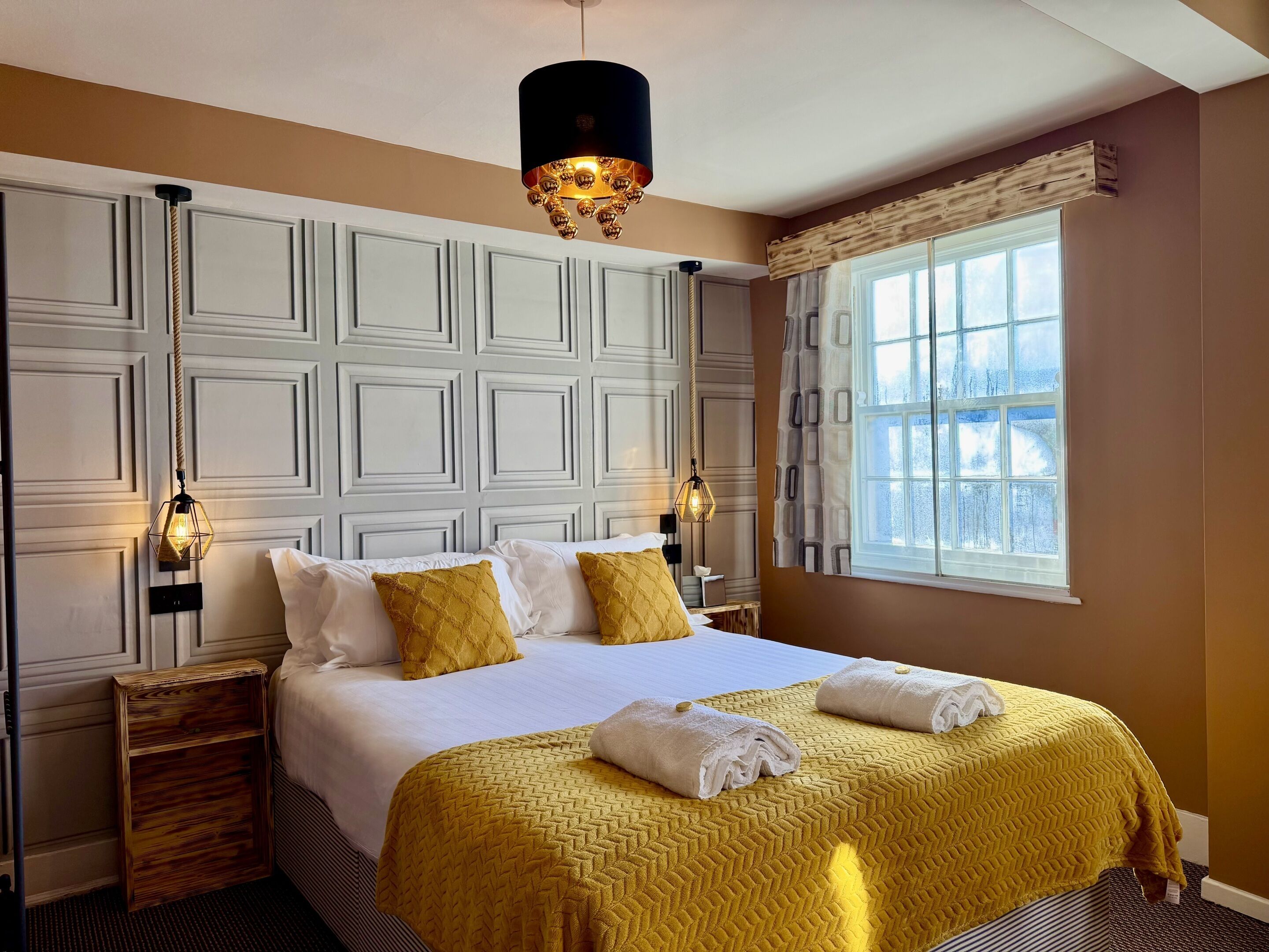 Suite, Ensuite | Iron/ironing board, free WiFi