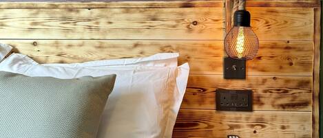 Habitación doble, baño en la habitación | Tabla de planchar con plancha y wifi gratis