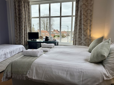 ์ค์ํธ, ์์ค์ํธ | 1 ๊ฐ์ ์นจ์ค, ๋ค๋ฆฌ๋ฏธ/๋ค๋ฆฌ๋ฏธํ, ๋ฌด๋ฃ WiFi