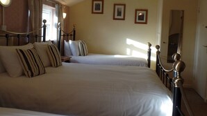 Suite, Ensuite (4 Persons)