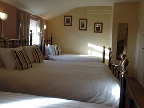 Suite, Ensuite (4 Persons)