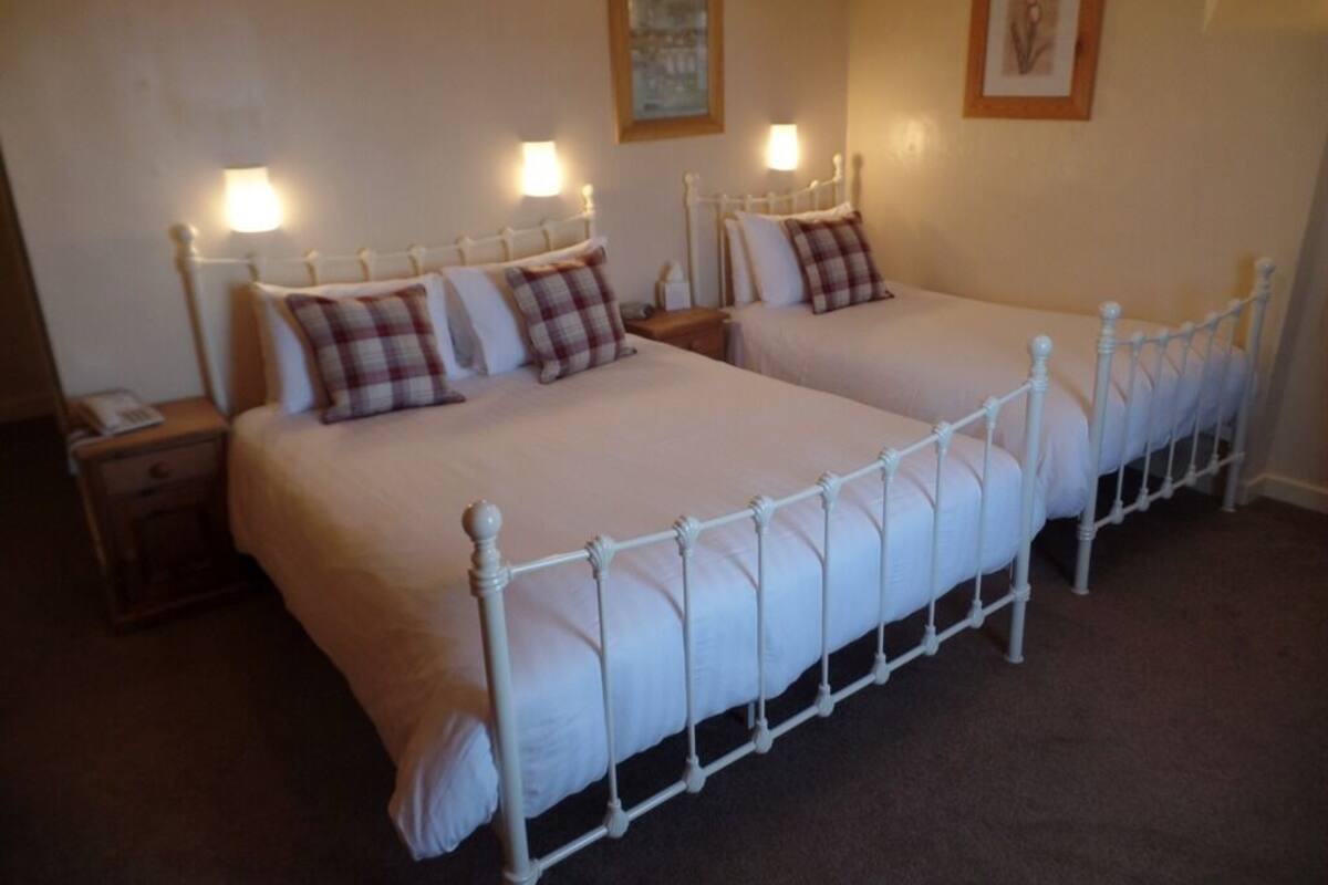 Suite, Ensuite (3 Persons)