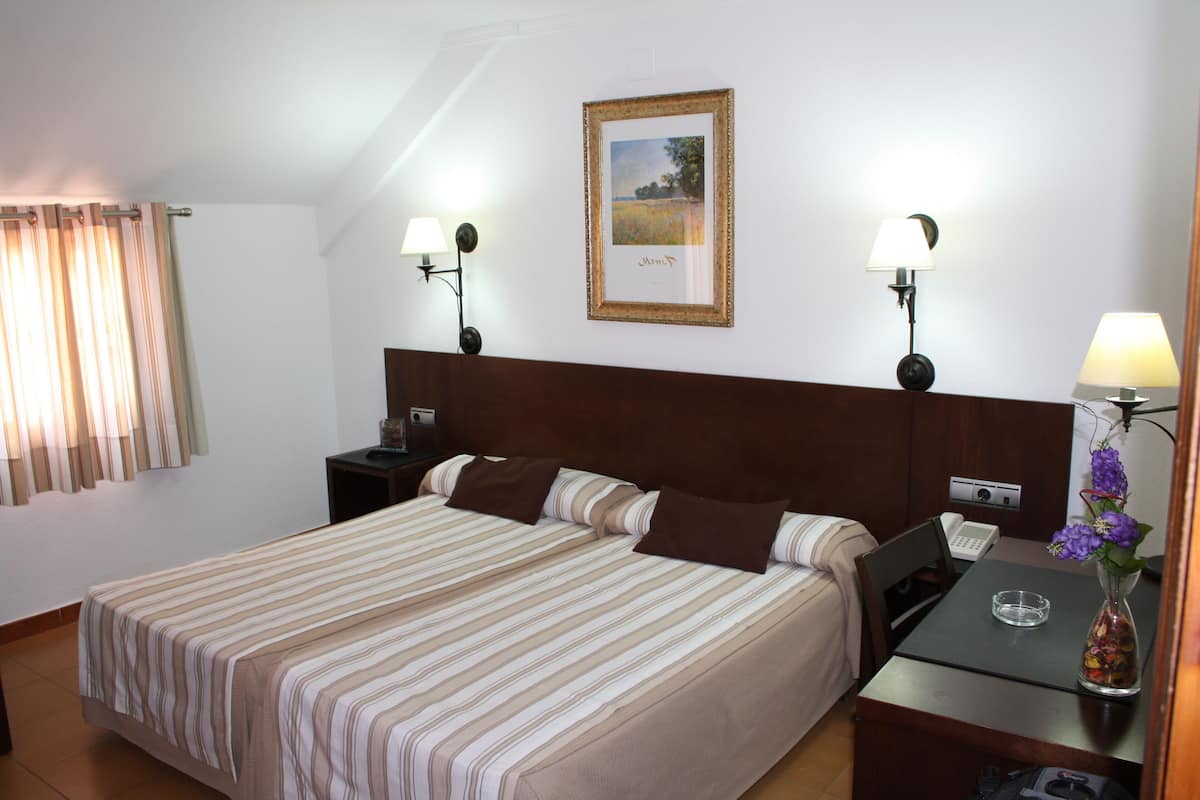 In-room safe, desk, laptop workspace, blackout drapes