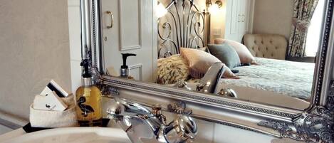 Rideaux occultants, Wi-Fi gratuit, draps fournis