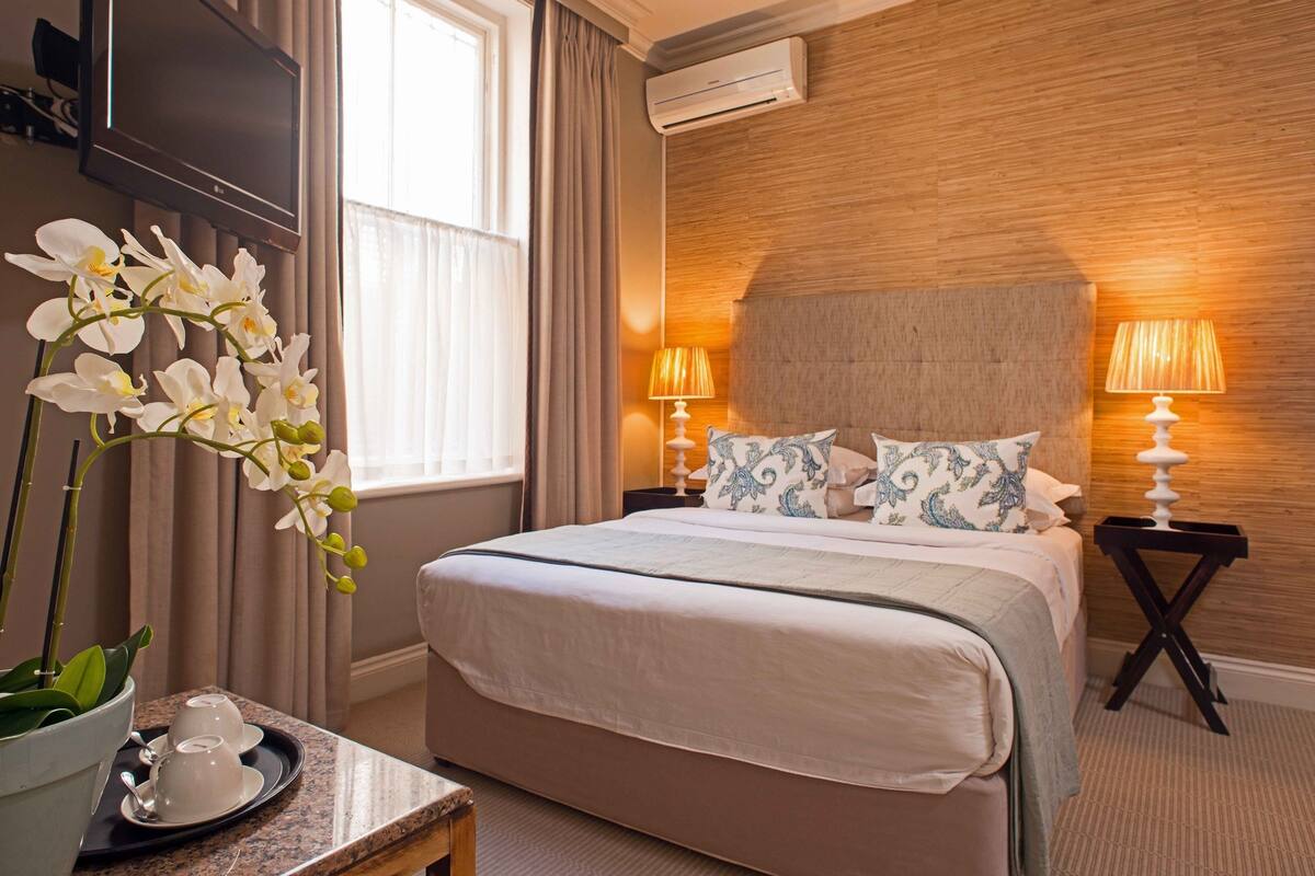 Basic Studio, 1 Bedroom | Premium bedding, pillowtop beds, desk, WiFi (free)