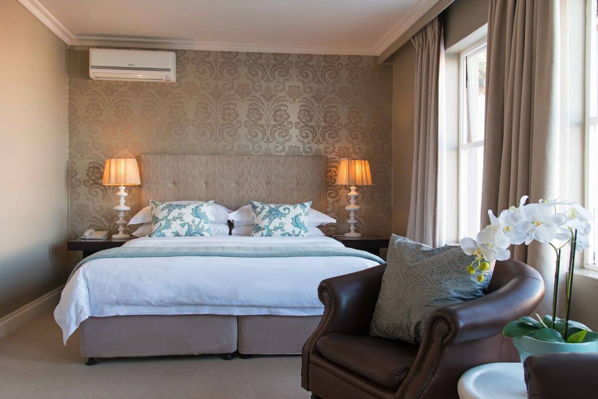 Standard Studio, 1 Bedroom | Premium bedding, pillowtop beds, desk, WiFi (free)