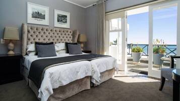 Penthouse | 1 bedroom, premium bedding, free WiFi, bed sheets