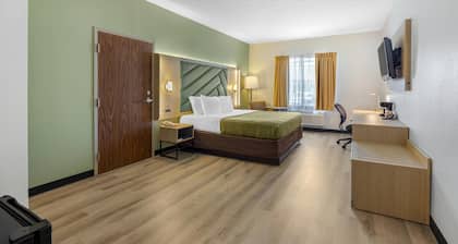 Quality Inn & Suites Monterey I-40