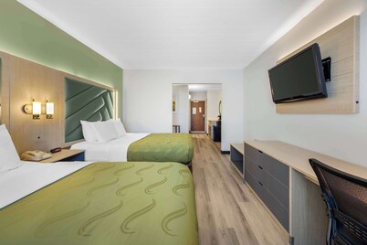 Quality Inn & Suites Monterey I-40