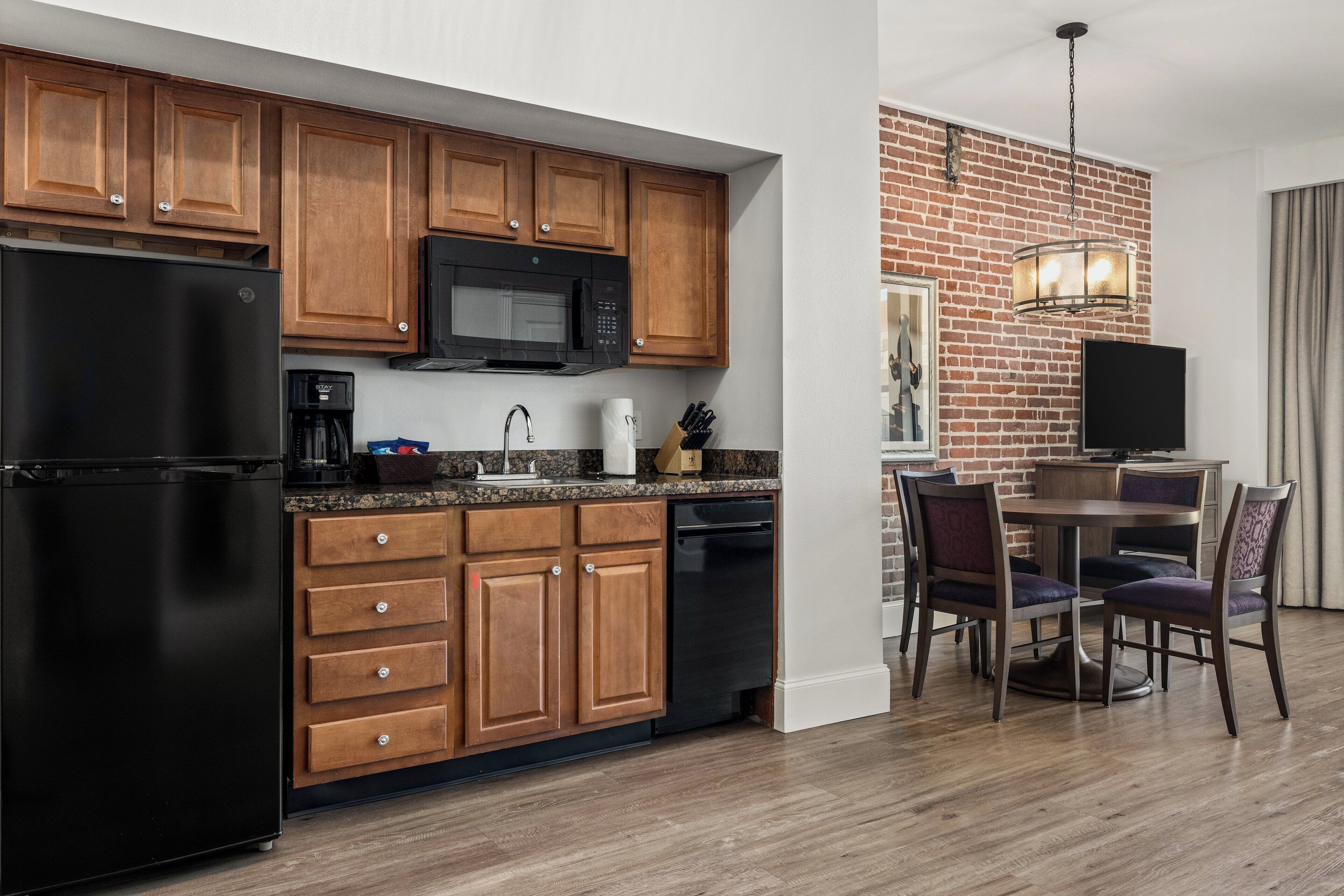 standard condo, 1 bedroom | private kitchenette | fridge, microwave, dishwasher, coffee/tea maker