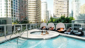 Outdoor pool, sun loungers
