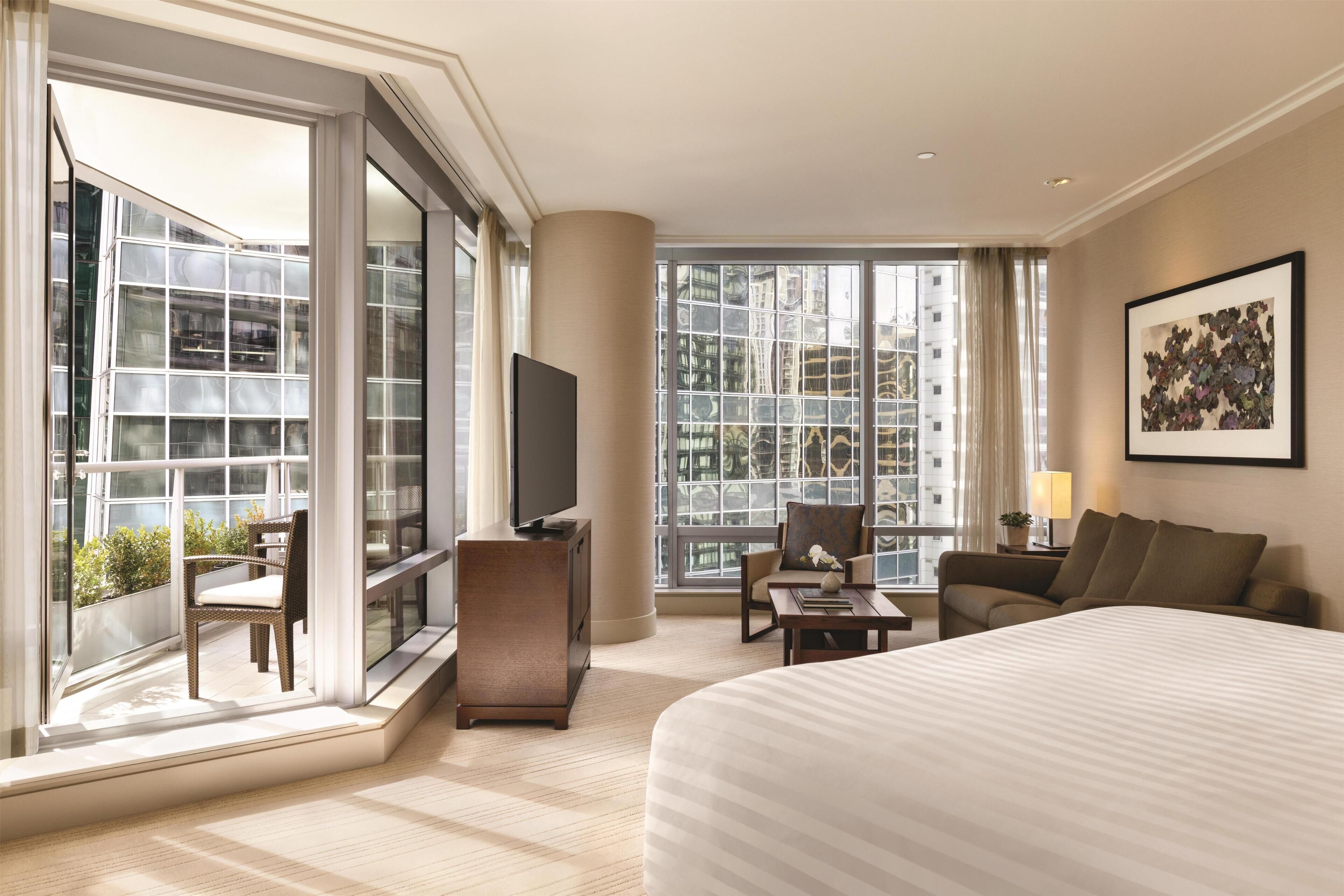 Ropa de cama de alta calidad y minibar 